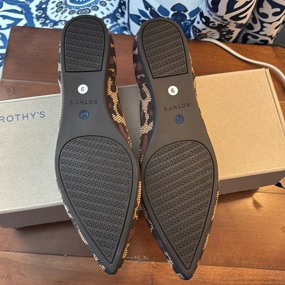 Rothy's wildcat points - brand new - Picture 2 of 3